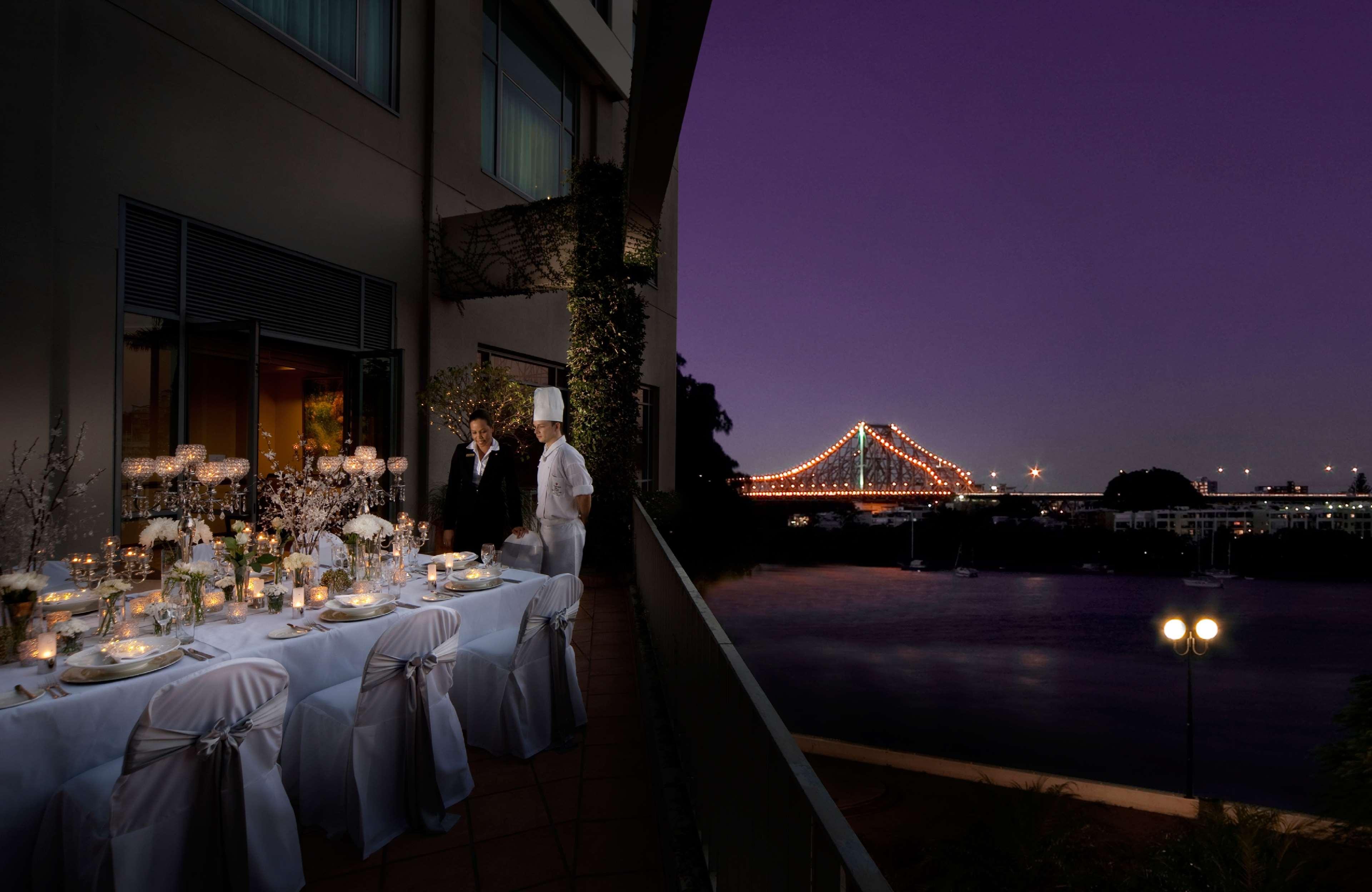 Stamford Plaza Brisbane Hotel Eksteriør billede The River Terrace