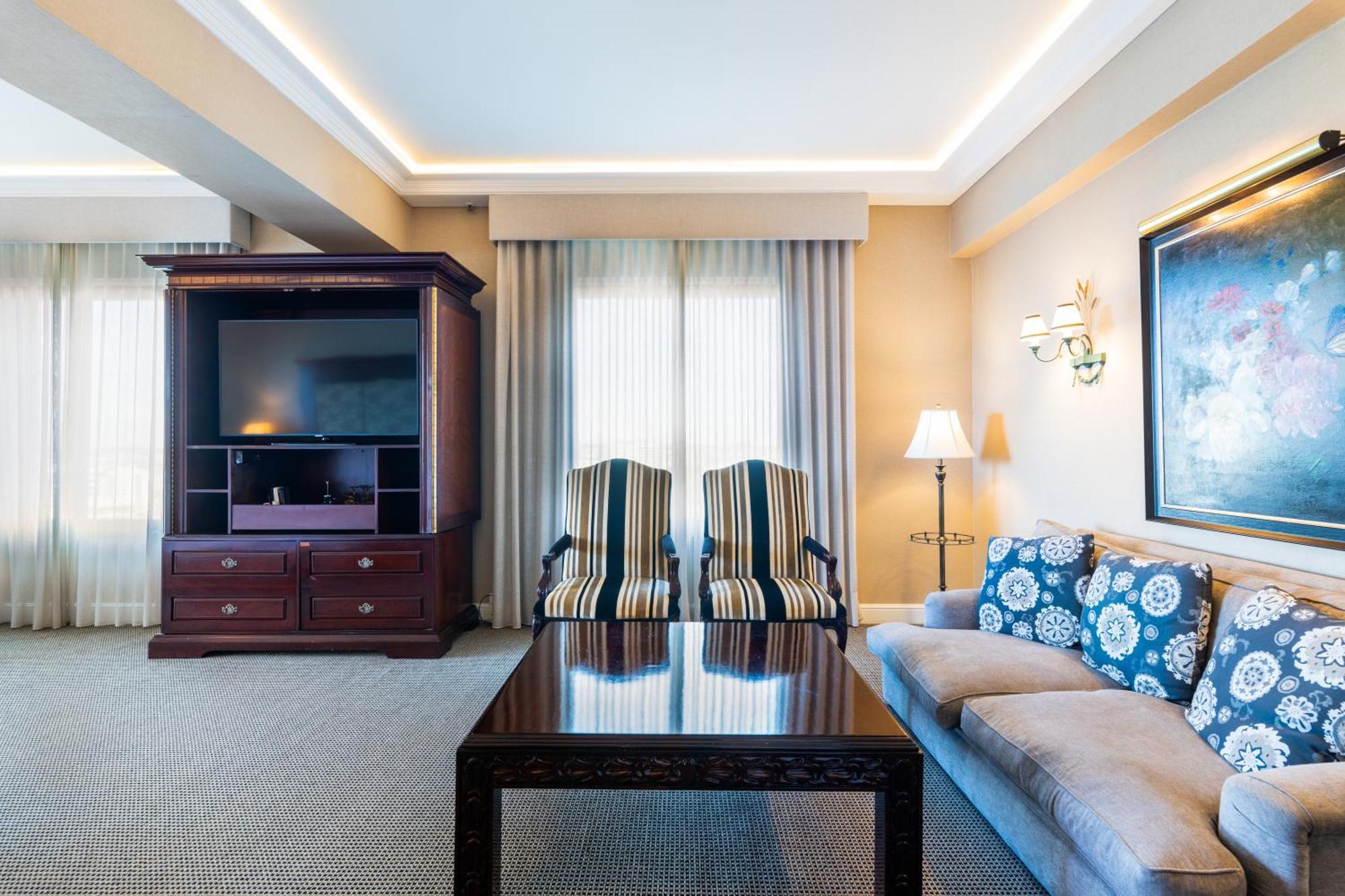 Stamford Plaza Brisbane Hotel Eksteriør billede A living room at the hotel