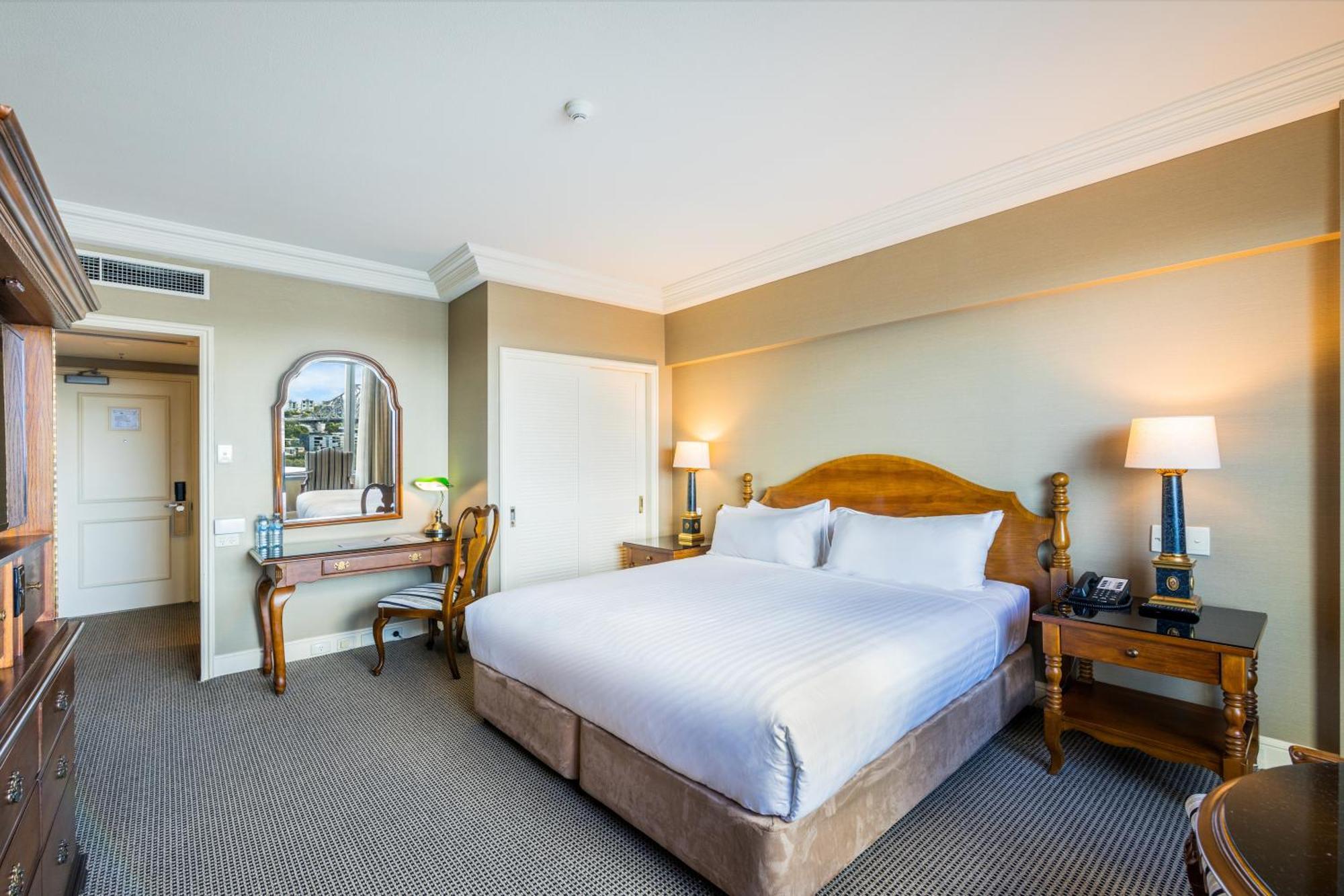 Stamford Plaza Brisbane Hotel Eksteriør billede A room at the Cape Town Protea Hotel